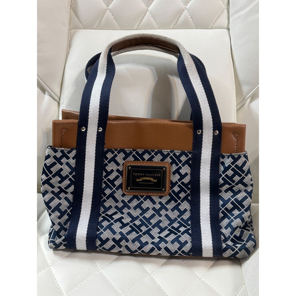 Tommy Hilfiger Tote Bag Navy Blue White Geometric Print Tan Leather Accents - Picture 1 of 5